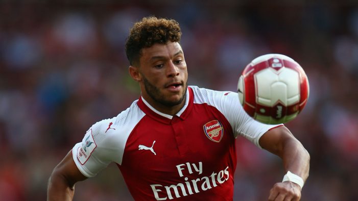 Report: Arsenal offers Alex Oxlade-Chamberlain a four-year contract amid Chelsea interest