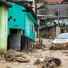 Brazil floods: death toll rises to 48 as landslides and looters prevent aid reaching survivors